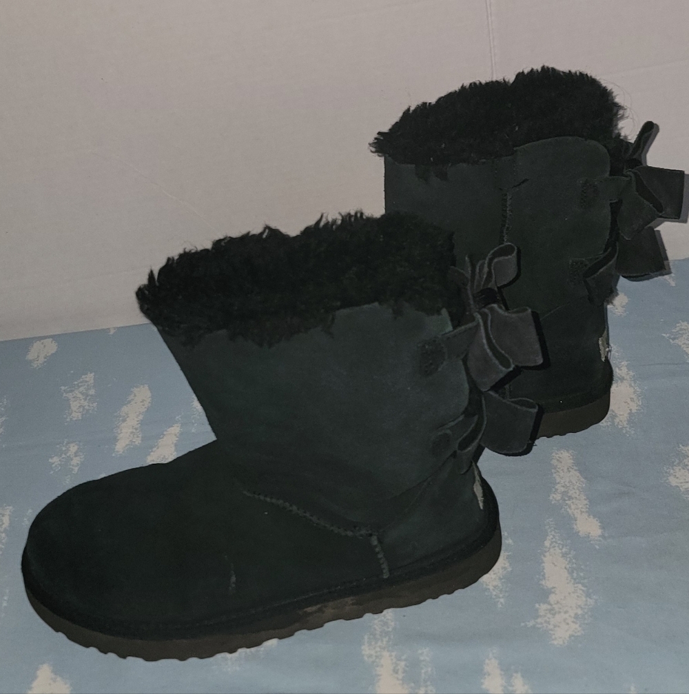 Women's Ugg Black Faux-Fur Bow Back Winter Boots